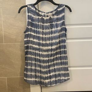 Gray and white tie dye top Size XS